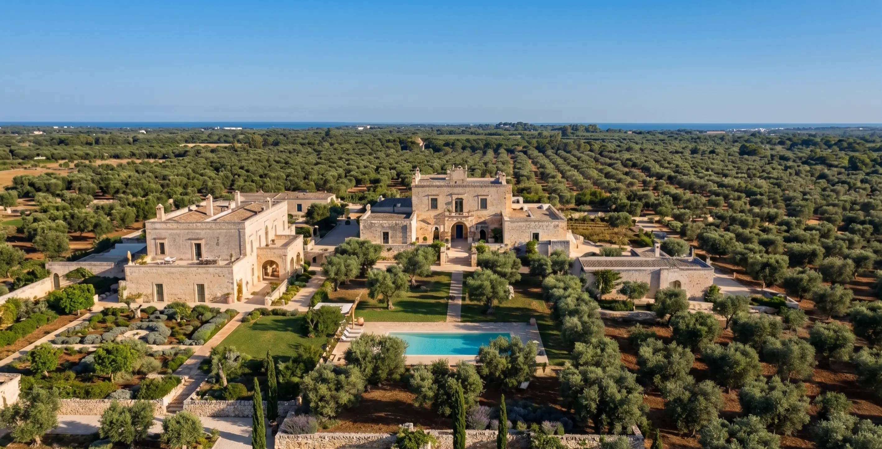 [TODO: immagine hero Servizi — Temiño Premium Properties nel Salento]